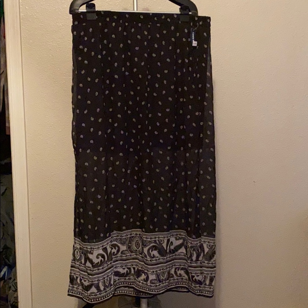 Old Navy Black & White Maxi Skirt Size XL